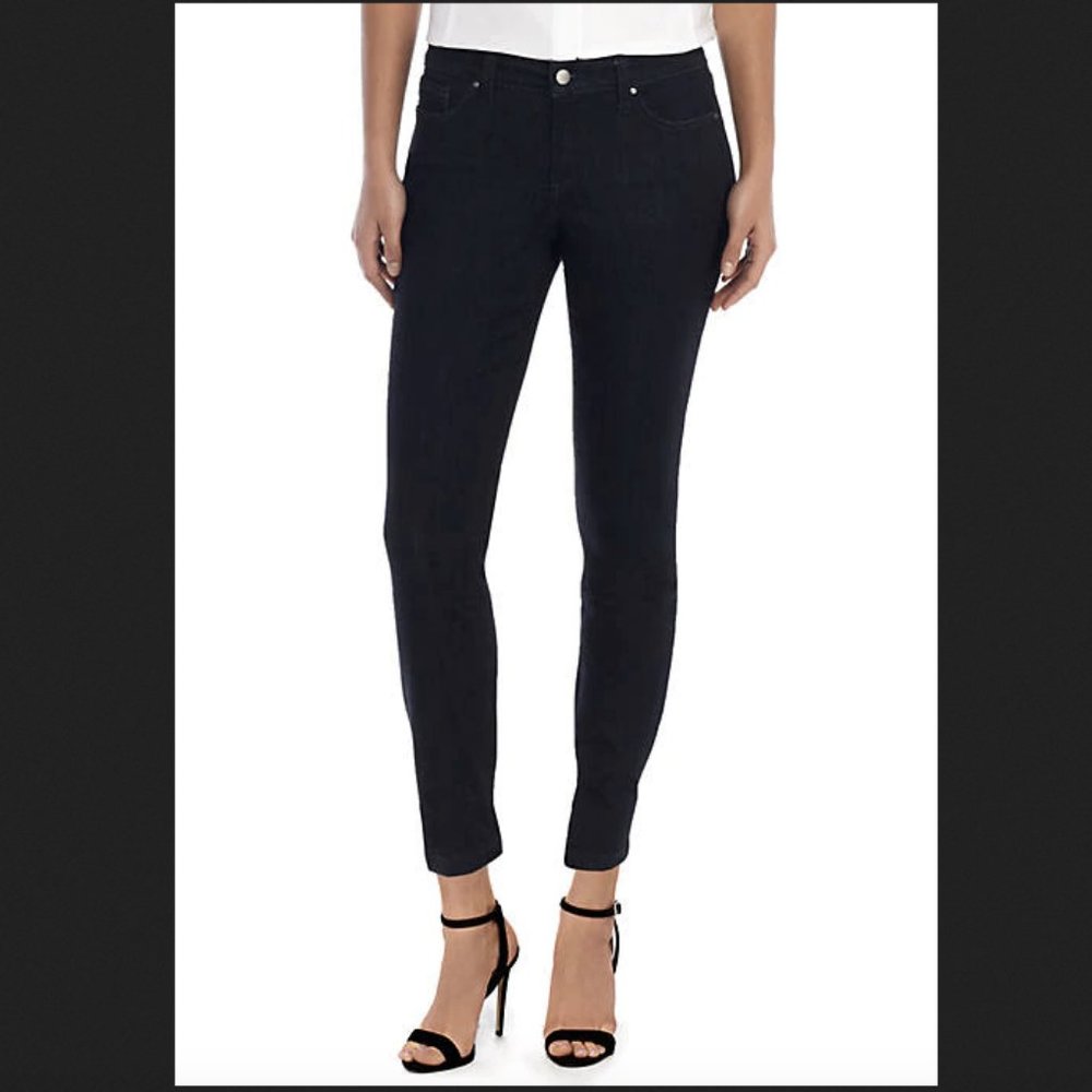 New! The Limited Rinse Wash Ankle Jeans